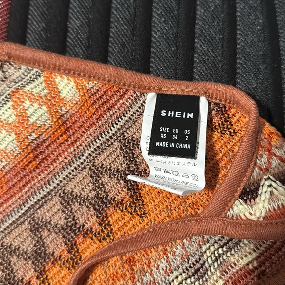 Colorful Patterned Halter Top - Picture 3 of 3